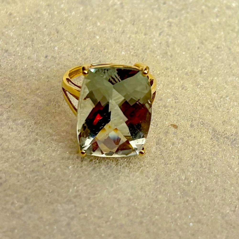 Beautiful 14k ring w/Prasiolite stone